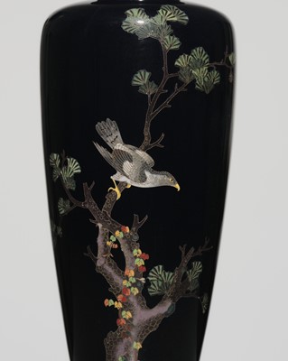 Lot 225 - A FINE BLACK-GROUND CLOISONNÉ ENAMEL VASE WITH EAGLE