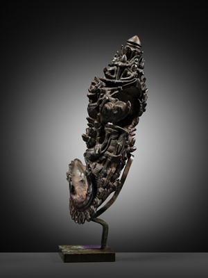 Lot 264 - A BRONZE PALANQUIN HOOK, KHMER EMPIRE, 12TH-13TH CENTURY
