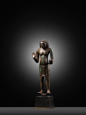 Lot 247 - A RARE BRONZE FIGURE OF KRISHNA, PRE-ANGKORIAN PERIOD, PHNOM DA STYLE