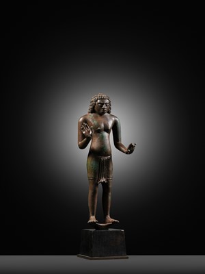 Lot 247 - A RARE BRONZE FIGURE OF KRISHNA, PRE-ANGKORIAN PERIOD, PHNOM DA STYLE