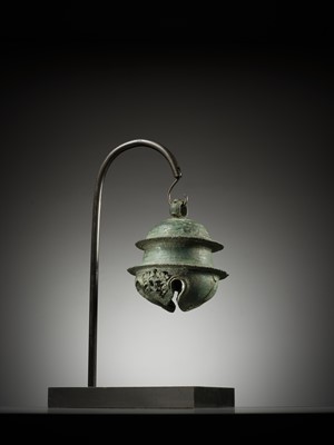 Lot 359 - A BRONZE ELEPHANT BELL, ANGKOR PERIOD