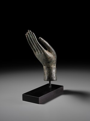 Lot 371 - A LIFESIZE BRONZE HAND OF BUDDHA, SUKHOTHAI KINGDOM