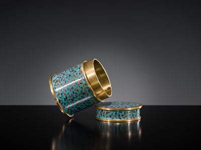 Lot 407 - A CLOISONNÉ ENAMEL AND GILT-COPPER BOX AND COVER, MID-QING DYNASTY