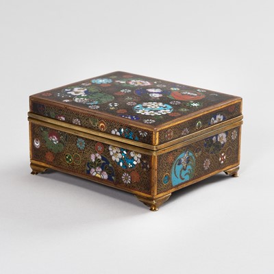 Lot 123 - A GINBARI CLOISONNÉ BOX AND COVER