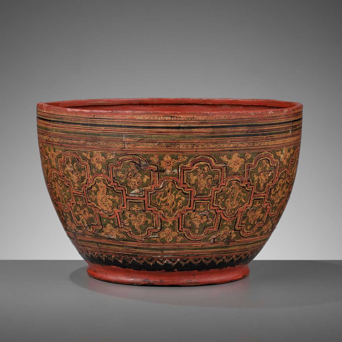 Lot 395 - A LACQUER BOWL, BURMA, 18TH-19TH CENTURY