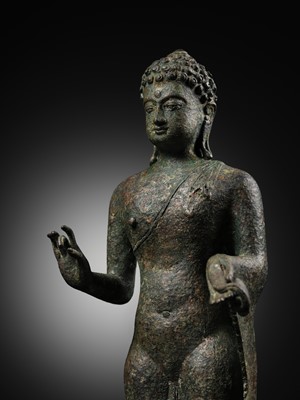 Lot 226 - A BRONZE FIGURE OF BUDDHA, INDONESIA, 9TH-11TH CENTURY