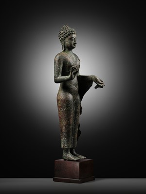 Lot 226 - A BRONZE FIGURE OF BUDDHA, INDONESIA, 9TH-11TH CENTURY