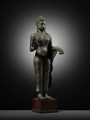 Lot 226 - A BRONZE FIGURE OF BUDDHA, INDONESIA, 9TH-11TH CENTURY