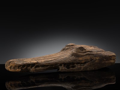 Lot 231 - A CANOE PROW IN THE SHAPE OF A CROCODILE HEAD, IATMUL PEOPLE, MIDDLE SEPIK RIVER