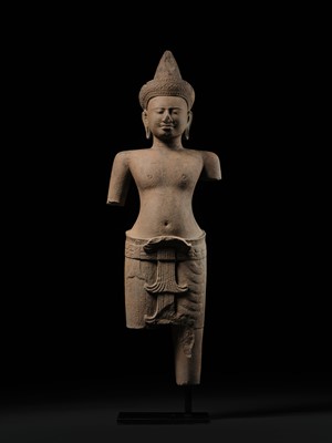 Lot 260 - A SANDSTONE FIGURE OF VISHNU, ANGKOR PERIOD, ANGKOR WAT STYLE
