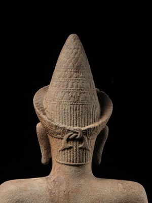 Lot 260 - A SANDSTONE FIGURE OF VISHNU, ANGKOR PERIOD, ANGKOR WAT STYLE