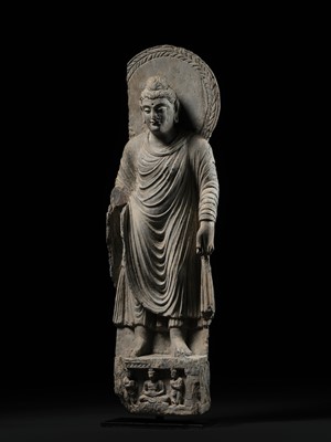 Lot 179 - A GRAY SCHIST FIGURE OF BUDDHA, ANCIENT REGION OF GANDHARA