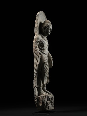 Lot 179 - A GRAY SCHIST FIGURE OF BUDDHA, ANCIENT REGION OF GANDHARA