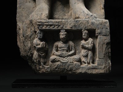 Lot 179 - A GRAY SCHIST FIGURE OF BUDDHA, ANCIENT REGION OF GANDHARA
