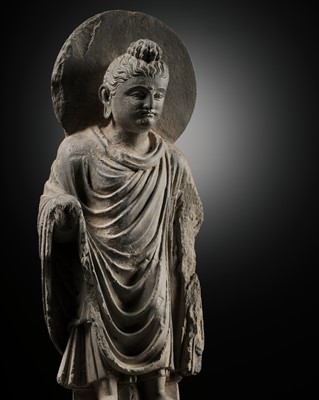 Lot 180 - A GRAY SCHIST FIGURE OF BUDDHA, ANCIENT REGION OF GANDHARA