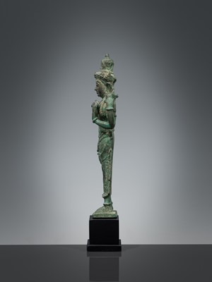 Lot 365 - A BRONZE FIGURE OF AVALOKITESHVARA, SOUTH THAILAND, 8TH-9TH CENTURY