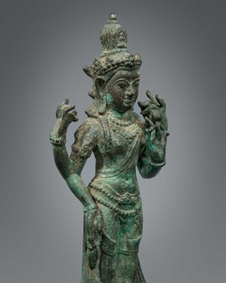 Lot 365 - A BRONZE FIGURE OF AVALOKITESHVARA, SOUTH THAILAND, 8TH-9TH CENTURY