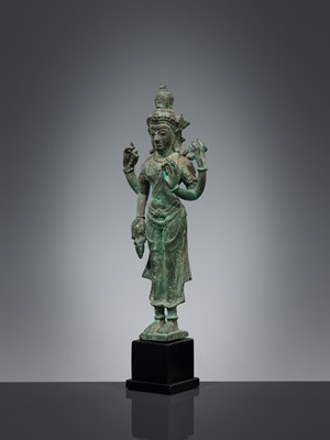 Lot 365 - A BRONZE FIGURE OF AVALOKITESHVARA, SOUTH THAILAND, 8TH-9TH CENTURY