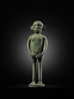 Lot 237 - A RARE BRONZE FIGURE OF A MAN, DONG SON CULTURE