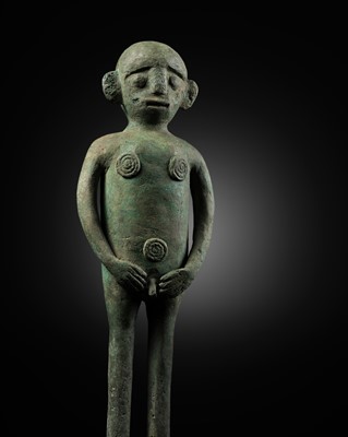 Lot 237 - A RARE BRONZE FIGURE OF A MAN, DONG SON CULTURE