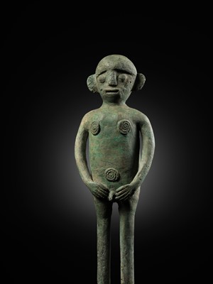 Lot 237 - A RARE BRONZE FIGURE OF A MAN, DONG SON CULTURE