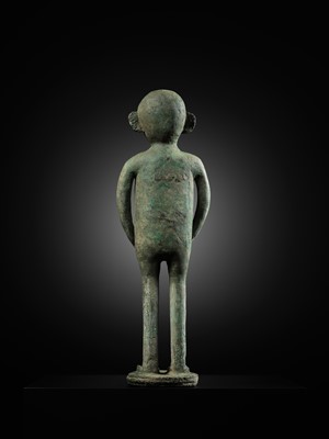 Lot 237 - A RARE BRONZE FIGURE OF A MAN, DONG SON CULTURE