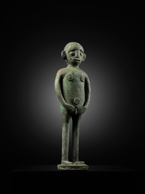 Lot 237 - A RARE BRONZE FIGURE OF A MAN, DONG SON CULTURE
