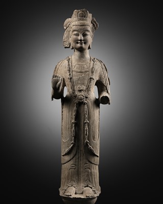 Lot 37 - A LIMESTONE FIGURE OF A BODHISATTVA, NORTHERN QI DYNASTY