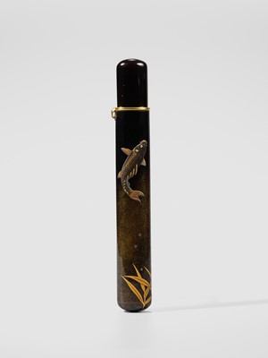 Lot 70 - A SUPERB GOLD AND BLACK LACQUER KISERUZUTSU (PIPE CASE) WITH A CARP