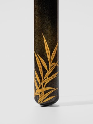 Lot 70 - A SUPERB GOLD AND BLACK LACQUER KISERUZUTSU (PIPE CASE) WITH A CARP