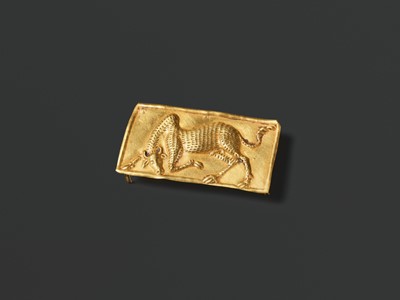 Lot 83 - A COMPLETE BELT SET OF FORTY-FOUR GOLD REPOUSSÉ PLAQUES, ACHAEMENID EMPIRE, PERSIA, 7TH-5TH CENTURY BC