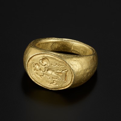 Lot 606 - A GRAECO-PERSIAN GOLD SIGNET RING, CLASSICAL PERIOD, CIRCA 4TH CENTURY BC