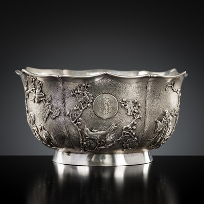 Lot 400 - AN EXPORT SILVER BOWL, MARKS OF WA CHUN AND YE ZHA, QING DYNASTY, CIRCA 1910