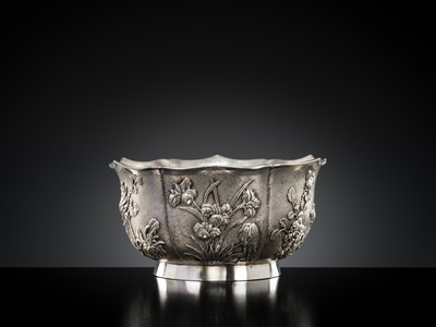 Lot 400 - AN EXPORT SILVER BOWL, MARKS OF WA CHUN AND YE ZHA, QING DYNASTY, CIRCA 1910