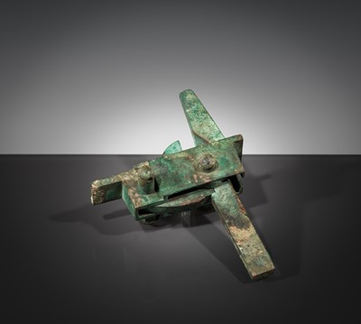 Lot 81 - AN ARCHAIC BRONZE CROSSBOW TRIGGER MECHANISM, JI, HAN DYNASTY