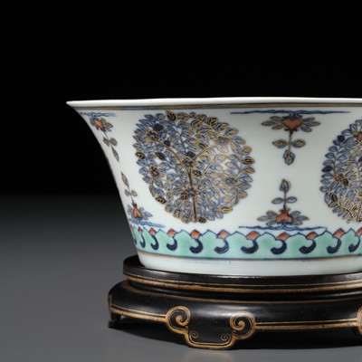 Lot 166 - A RARE PAIR OF DOUCAI ‘MEDALLION’ BOWLS, JIAQING MARKS AND OF THE PERIOD, WITH MATCHING IMPERIAL LACQUER STANDS