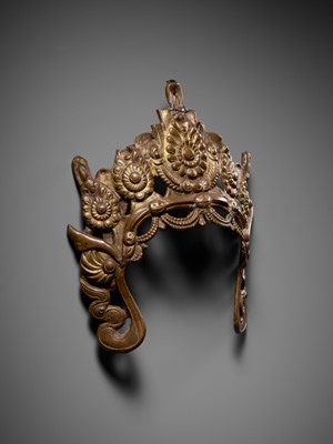 Lot 20 - A GILT COPPER REPOUSSÉ CROWN OF A BODHISATTVA, NEPAL, 17th-18th CENTURY