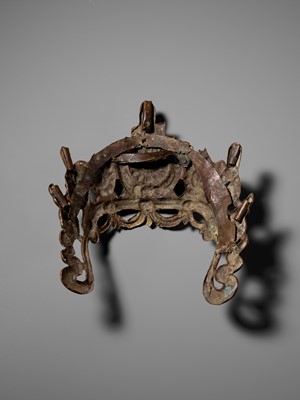 Lot 20 - A GILT COPPER REPOUSSÉ CROWN OF A BODHISATTVA, NEPAL, 17th-18th CENTURY