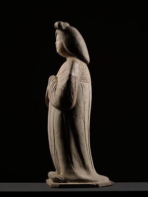 Lot 133 - A MONUMENTAL (102 CM) AND EXTREMELY RARE PAINTED POTTERY FIGURE OF A COURT LADY, TANG DYNASTY