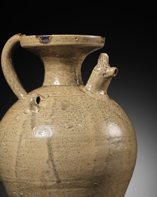 Lot 135 - A YUEYAO CELADON GLAZED CHICKEN HEAD EWER, JIN DYNASTY, 265-420 AD