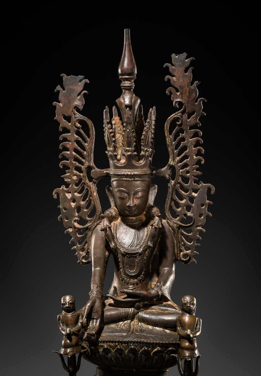 Lot 16 - A BRONZE FIGURE OF JAMBUPATI BUDDHA, SHAN STATES