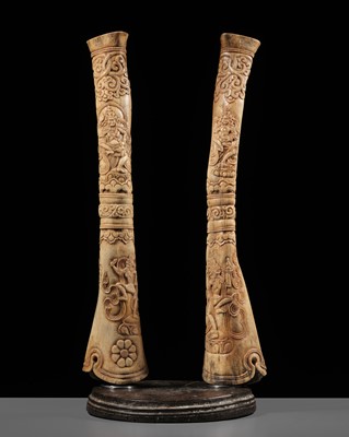 Lot 12 - A RARE PAIR OF LARGE BONE TRUMPETS DEPICTING YOGINS AND DANCING DAKINIS, 18TH-19TH CENTURY OR EARLIER