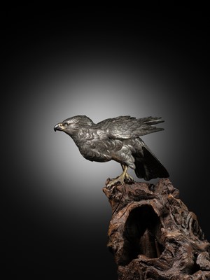 Lot 54 - GYOKKO: AN IMPRESSIVE AND LARGE SILVERED BRONZE OKIMONO OF A GOSHAWK