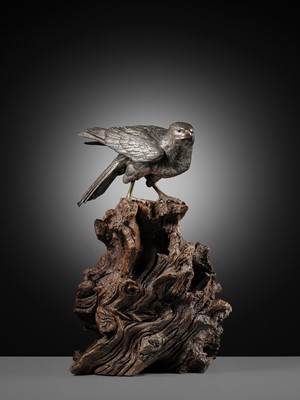 Lot 54 - GYOKKO: AN IMPRESSIVE AND LARGE SILVERED BRONZE OKIMONO OF A GOSHAWK