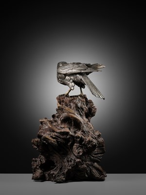 Lot 54 - GYOKKO: AN IMPRESSIVE AND LARGE SILVERED BRONZE OKIMONO OF A GOSHAWK