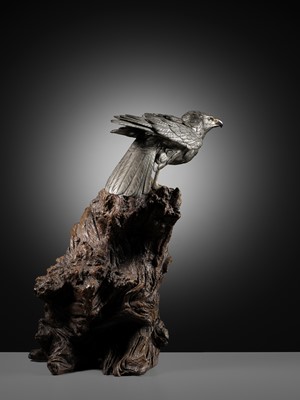 Lot 54 - GYOKKO: AN IMPRESSIVE AND LARGE SILVERED BRONZE OKIMONO OF A GOSHAWK
