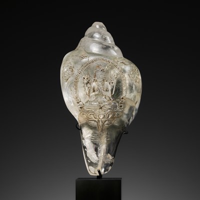 Lot 8 - A CARVED ROCK CRYSTAL CONCH DEPICTING CHATURBHUJUA AVALOKITESHVARA, 18TH CENTURY