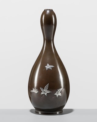 Lot 39 - SHUSHO: A SILVER INLAID BRONZE DOUBLE GOURD VASE WITH MAPLE LEAVES