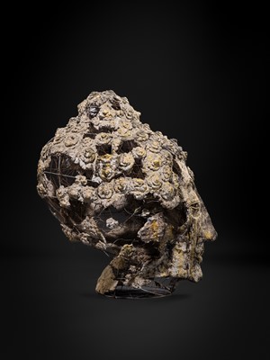 Lot 36 - A LARGE GILT PAPIER-MÂCHÉ PROCESSIONAL HEAD OF BUDDHA, 19TH-20TH CENTURY