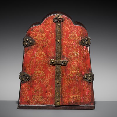 Lot 189 - A GILT AND POLYCHROME WOOD PORTABLE SHRINE, TIBET, 18TH-19TH CENTURY